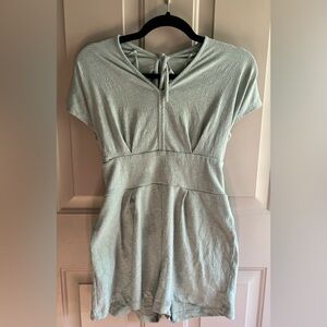 Light green short jumper